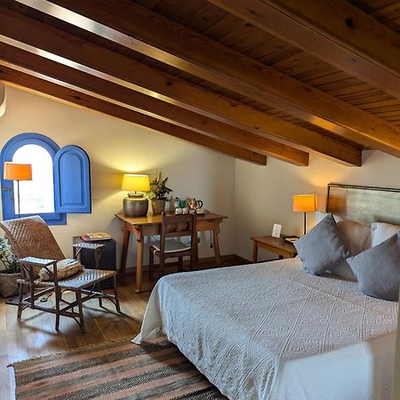 Hostal De La Placa - Hotel Boutique Cabrils Eksteriør bilde