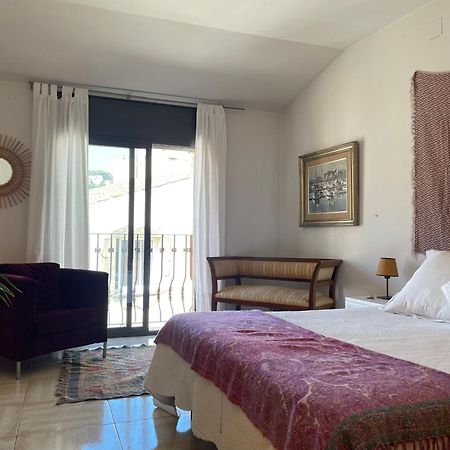 Hostal De La Placa - Hotel Boutique Cabrils Eksteriør bilde