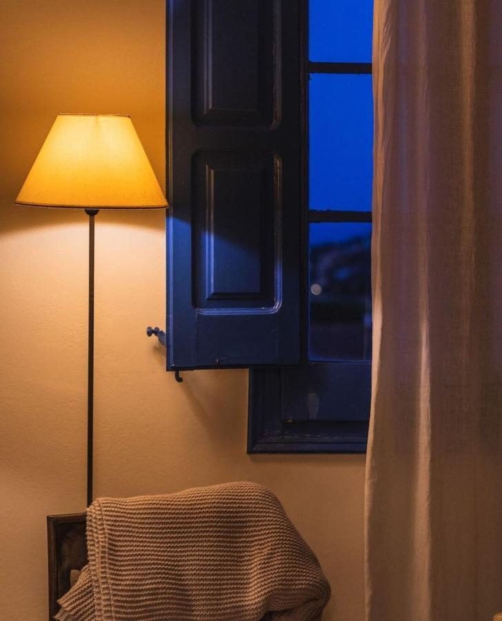 Hostal De La Placa - Hotel Boutique Cabrils Eksteriør bilde