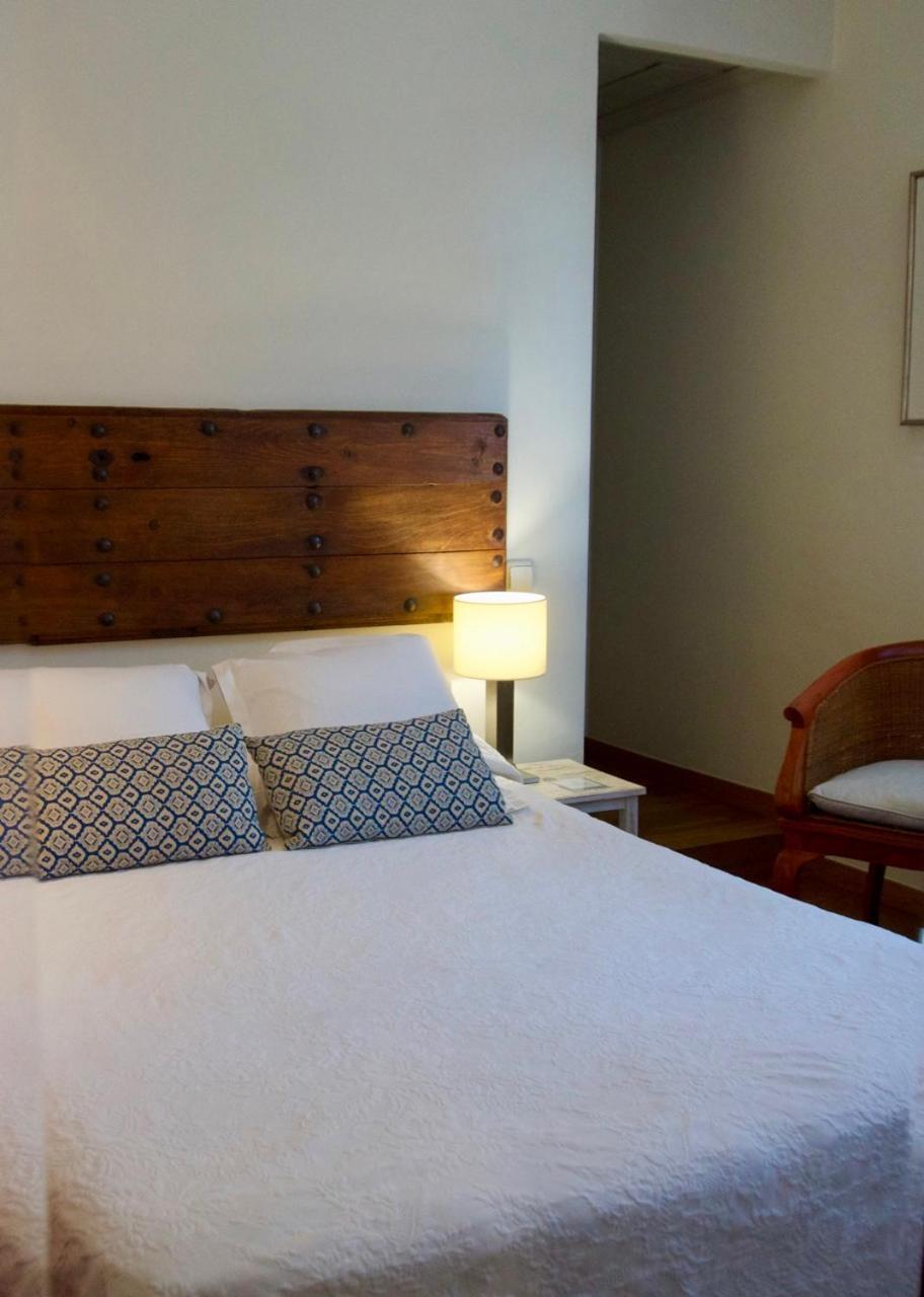 Hostal De La Placa - Hotel Boutique Cabrils Eksteriør bilde