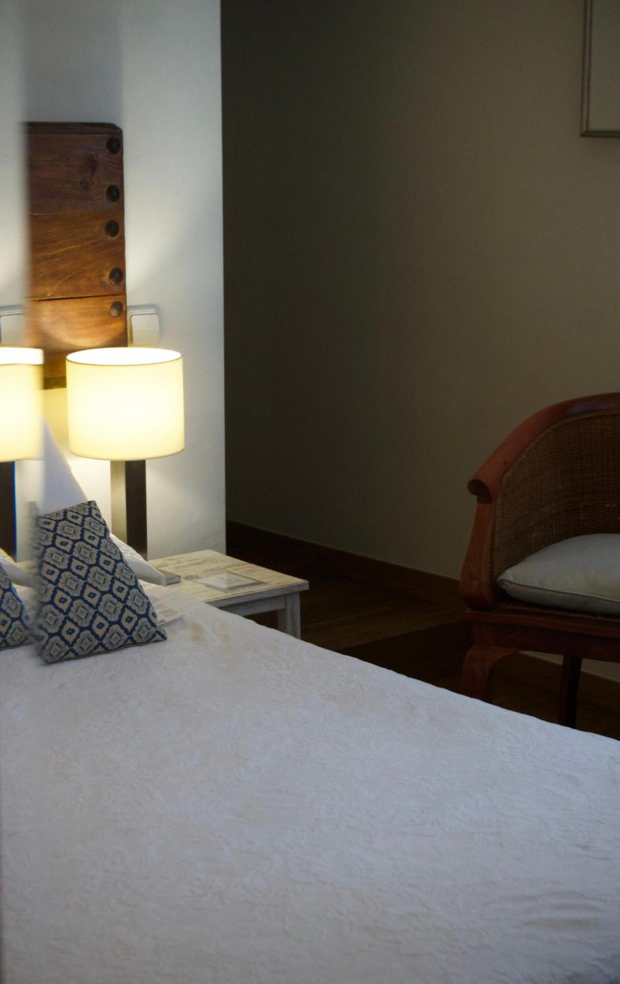 Hostal De La Placa - Hotel Boutique Cabrils Eksteriør bilde