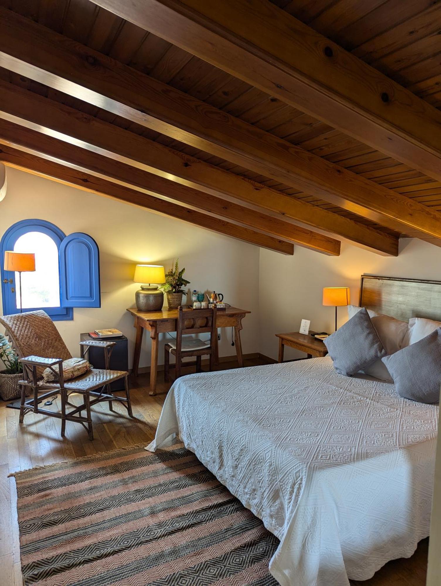 Hostal De La Placa - Hotel Boutique Cabrils Eksteriør bilde