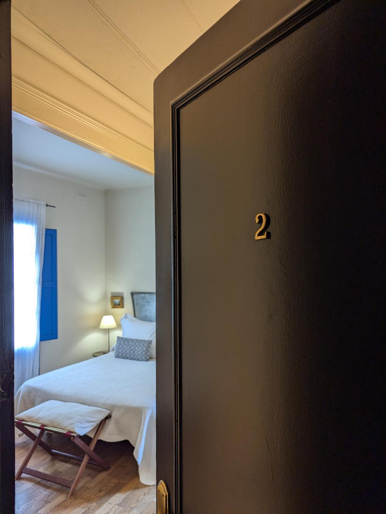 Hostal De La Placa - Hotel Boutique Cabrils Eksteriør bilde