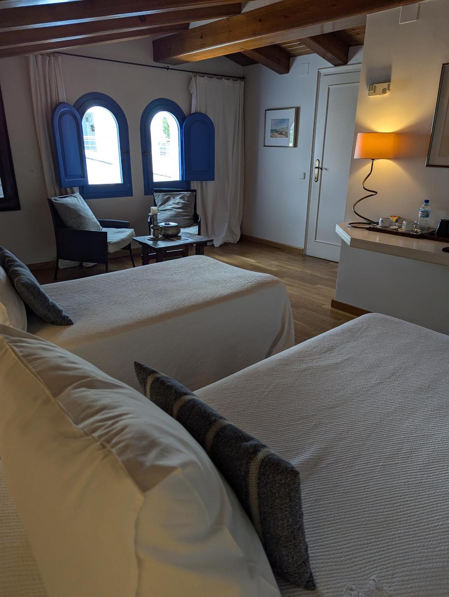 Hostal De La Placa - Hotel Boutique Cabrils Eksteriør bilde