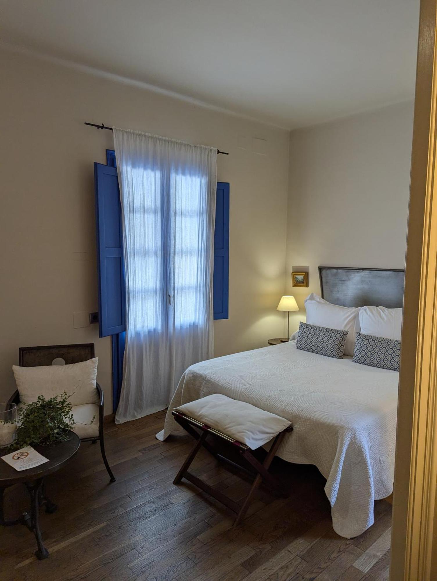 Hostal De La Placa - Hotel Boutique Cabrils Eksteriør bilde