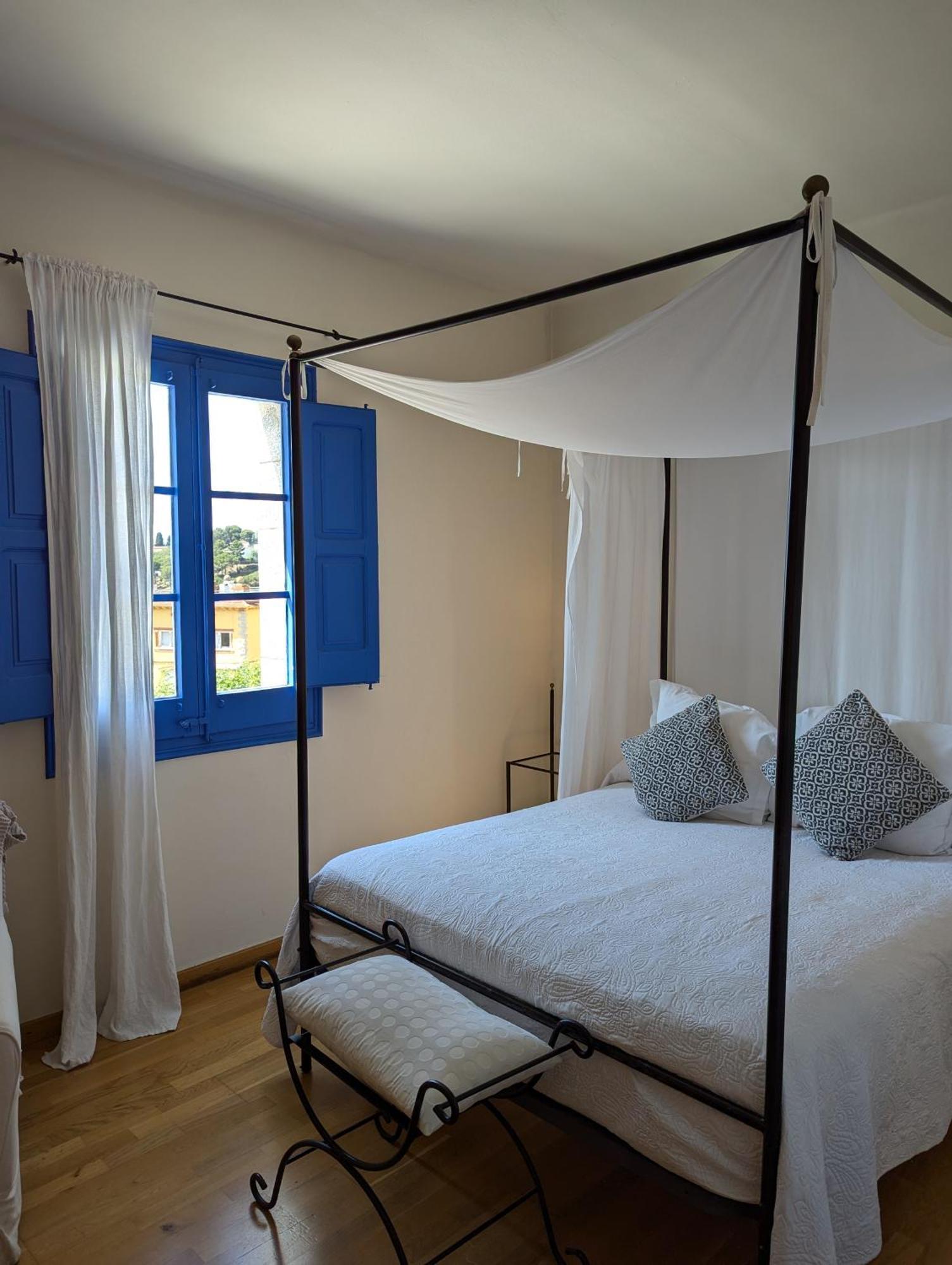 Hostal De La Placa - Hotel Boutique Cabrils Eksteriør bilde