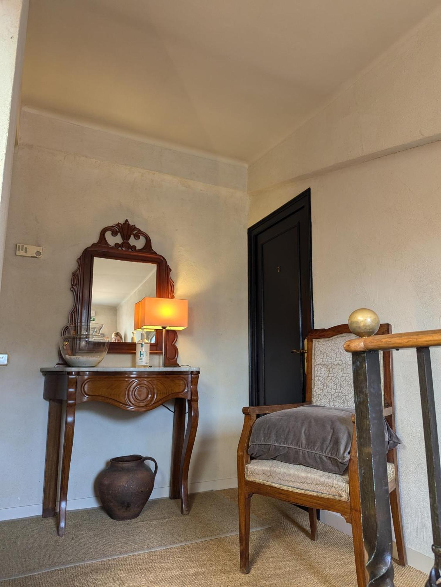 Hostal De La Placa - Hotel Boutique Cabrils Eksteriør bilde